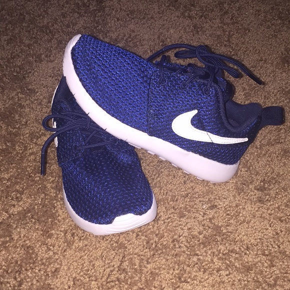 little boys nike tennis shoes